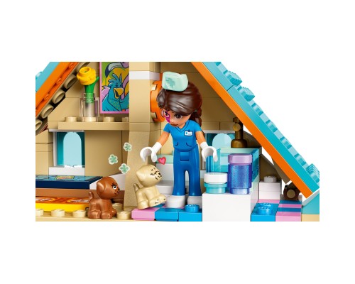 Конструктор LEGO Friends Ветеринарна клініка для коней і домашніх улюбленців (42651)