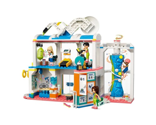 Конструктор LEGO Friends Спорткомплекс 832 деталей (41744)