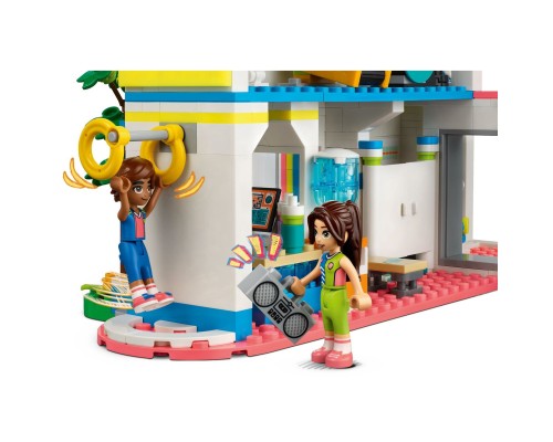 Конструктор LEGO Friends Спорткомплекс 832 деталей (41744)