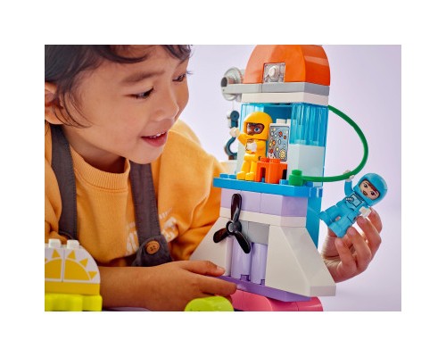 Конструктор LEGO DUPLO Town Пригоди на космічному шатлі 3-в-1 58 деталей (10422)