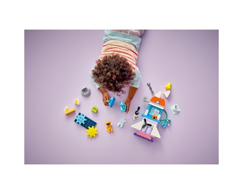 Конструктор LEGO DUPLO Town Пригоди на космічному шатлі 3-в-1 58 деталей (10422)