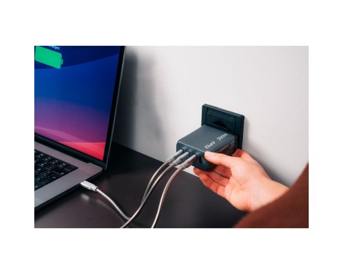 Зарядний пристрій Verbatim GaN 200 W 4 ports (2xUSB-C-100 W,USB-C-65 W /USB-A -3.0) (32204)