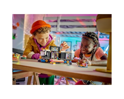 Конструктор LEGO Friends Автобус для музичного туру попзірки 845 деталей (42619)