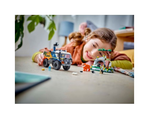 Конструктор LEGO City Позашляховик для дослідження джунглів (60426)