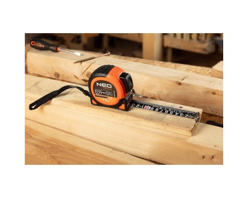 Рулетка Neo Tools Super Black, 7.5мx25мм, з фіксатором змотування, магніт (67-244)
