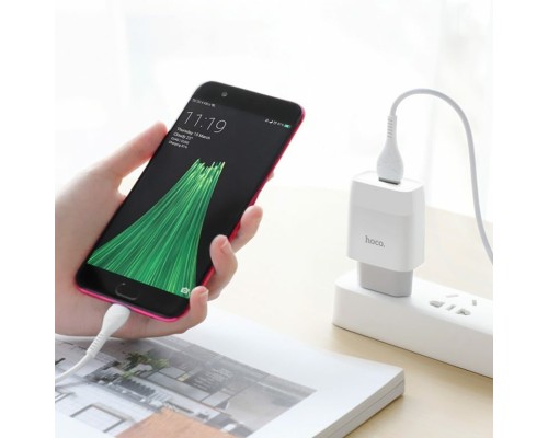 Мережевий зарядний пристрій HOCO C72A Glorious single port charger set(Micro) White (6931474713001) Мережевий зарядний пристрій HOCO C72A Glorious single port charger set(Micro) White (6931474713001)